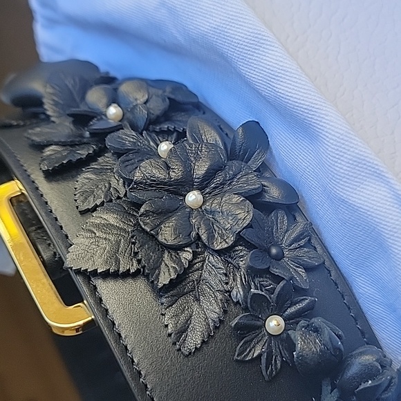 DIOR PUNK BELT Black Matte Calfskin | Three-Dimensional Flowers & Resin Pearls - Picture 14 of 16